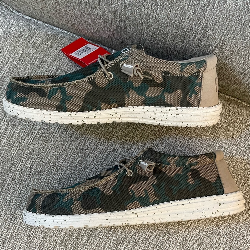 Men’s Wally Sox Safari Camo Hey Dudes Shoes.  Size 11, new with tags
